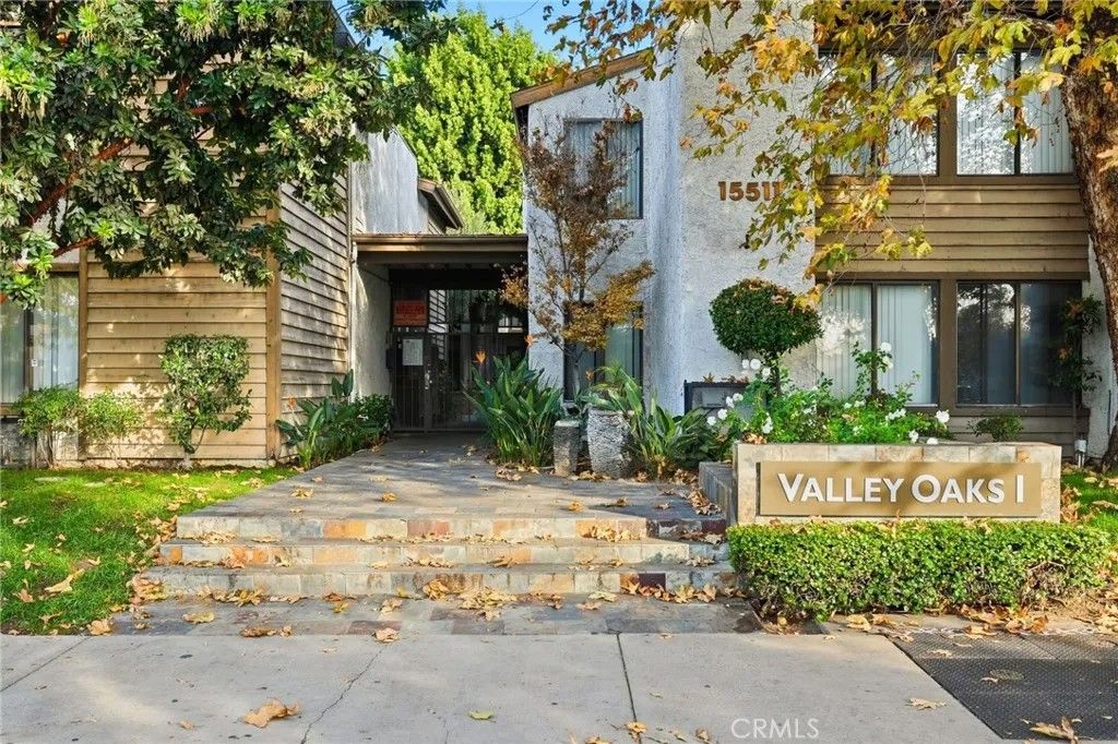 Photo of 15511 Sherman Way #19, Van Nuys, CA 91406 (MLS # SR25269881)