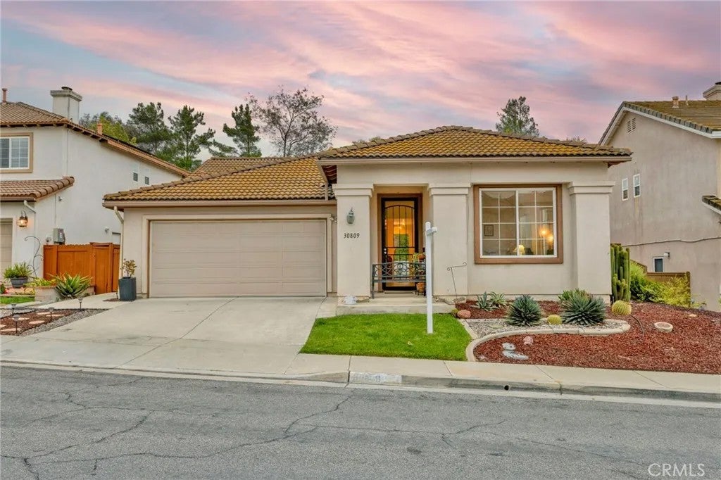 Photo of 30809 Point Woods Court, Temecula, CA 92591 (MLS # CV26091831)