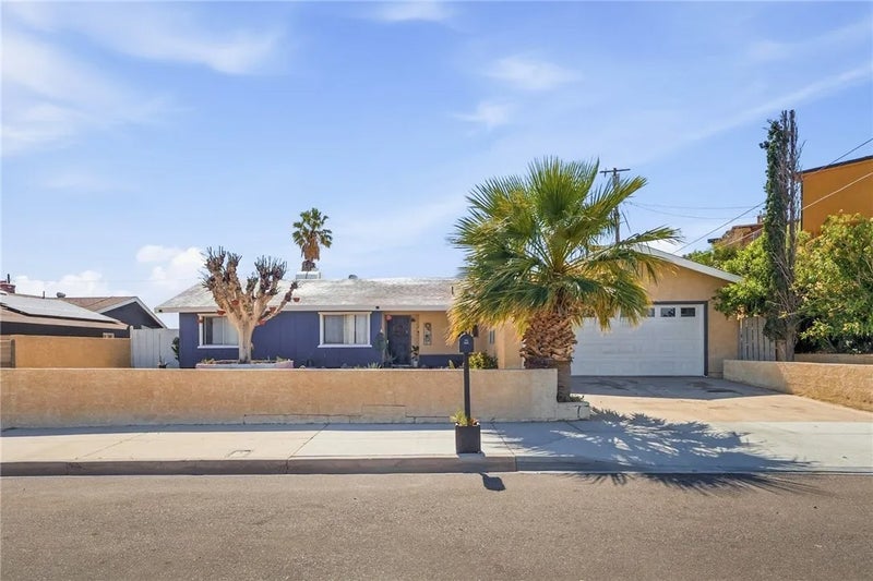 1104 Bigger St