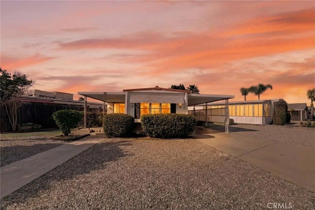 Photo of 893 S Palm Ave, Hemet, CA 92543 (MLS # SW26017562)