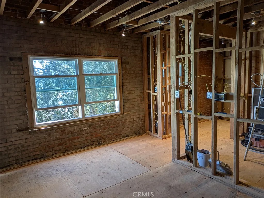 323 W 4th Street 407