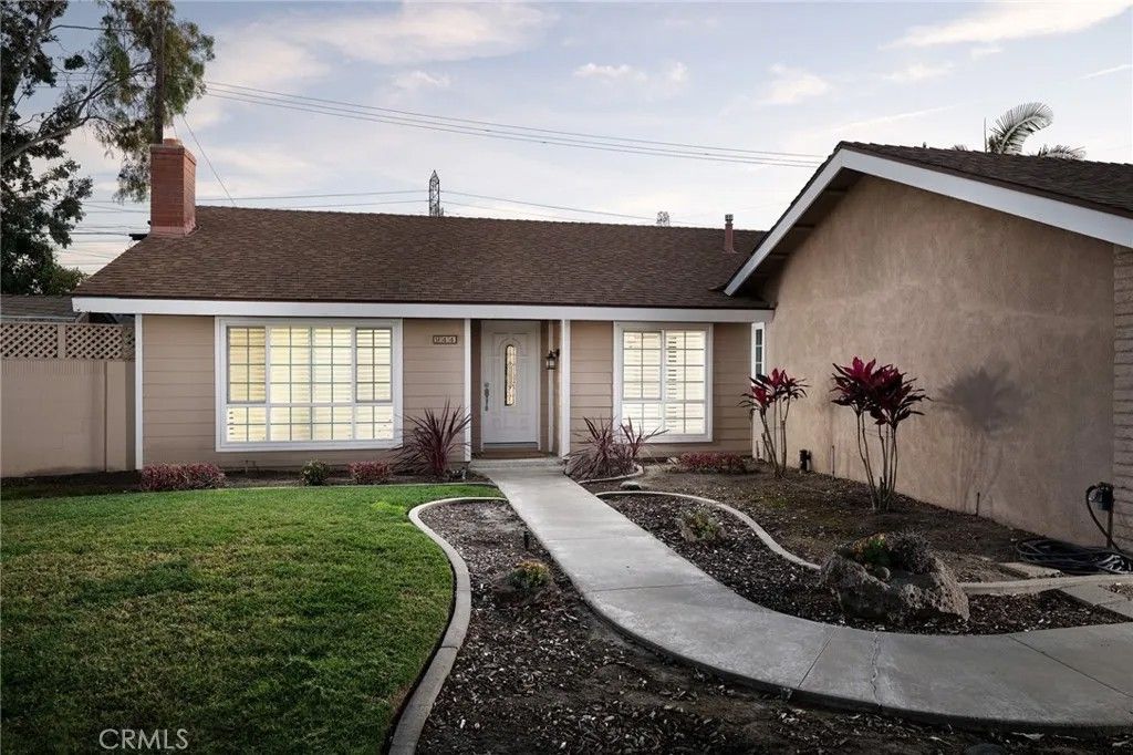 Photo of 944 E Concord Avenue, Orange, CA 92867 (MLS # PW26009197)