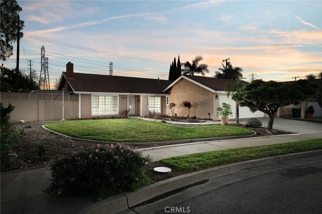 Photo of 944 E Concord Avenue, Orange, CA 92867 (MLS # PW26009197)