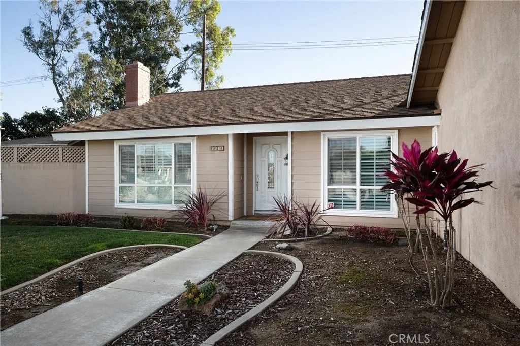 Photo of 944 E Concord Avenue, Orange, CA 92867 (MLS # PW26009197)