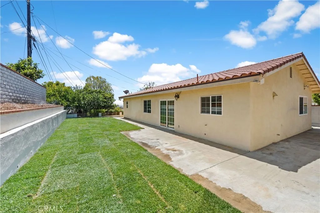 1560 Valley Vista