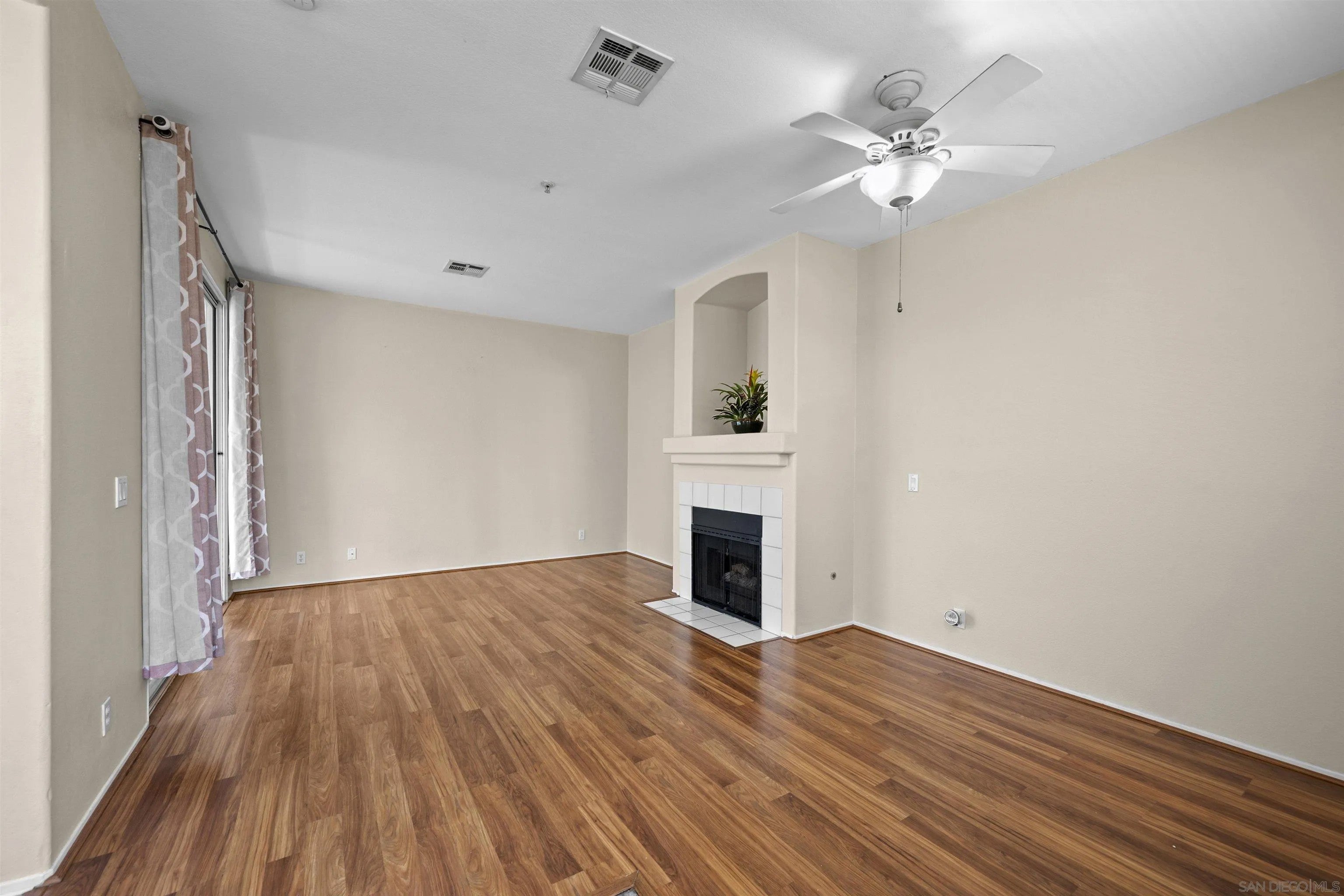 11454 Via Rancho San Diego 208