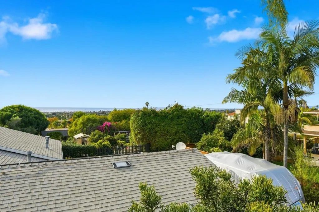 Photo of 2205 Cameo Road, Carlsbad, CA 92008 (MLS # NDP2511038)