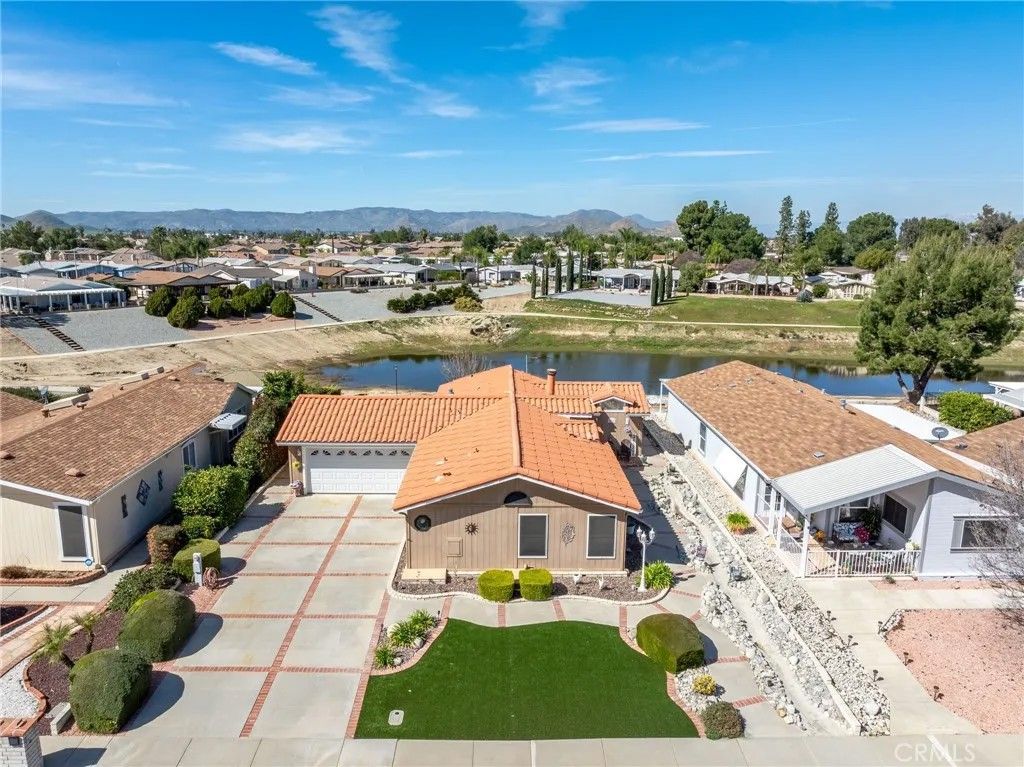 Photo of 2892 Peach Tree St, Hemet, CA 92545 (MLS # SW26047105)