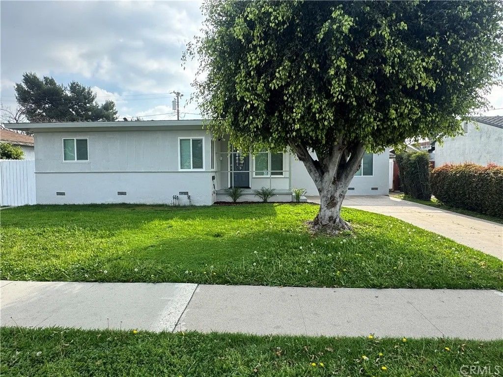 Photo of 306 W Porter Ave, Fullerton, CA 92832 (MLS # PW26017625)