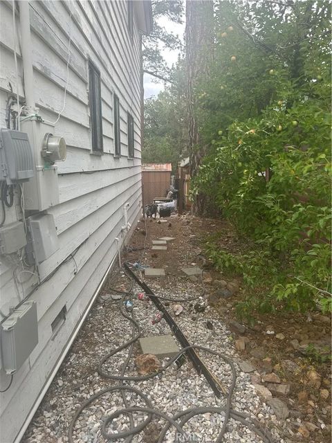 Tiny photo for 479 Holmes Ln, Sugarloaf, CA 92386 (MLS # OC25239940)