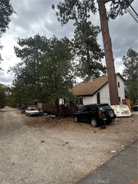 Tiny photo for 479 Holmes Ln, Sugarloaf, CA 92386 (MLS # OC25239940)