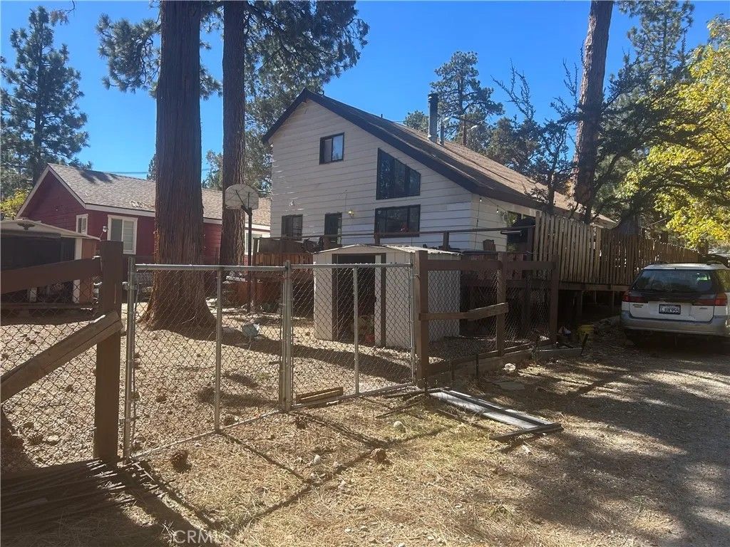 Photo of 479 Holmes Ln, Sugarloaf, CA 92386 (MLS # OC25239940)