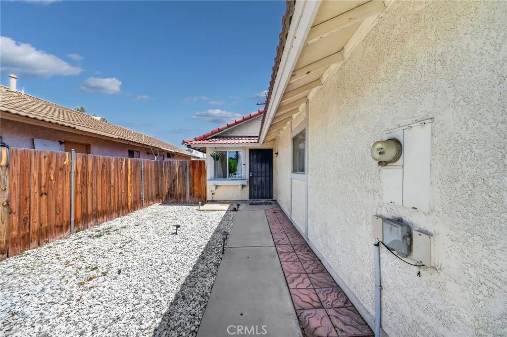 25076 Wendy Way