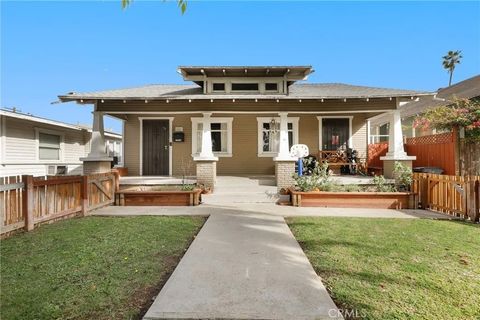 Photo of 820 Temple Avenue, Long Beach, CA 90804 (MLS # SB26031448)