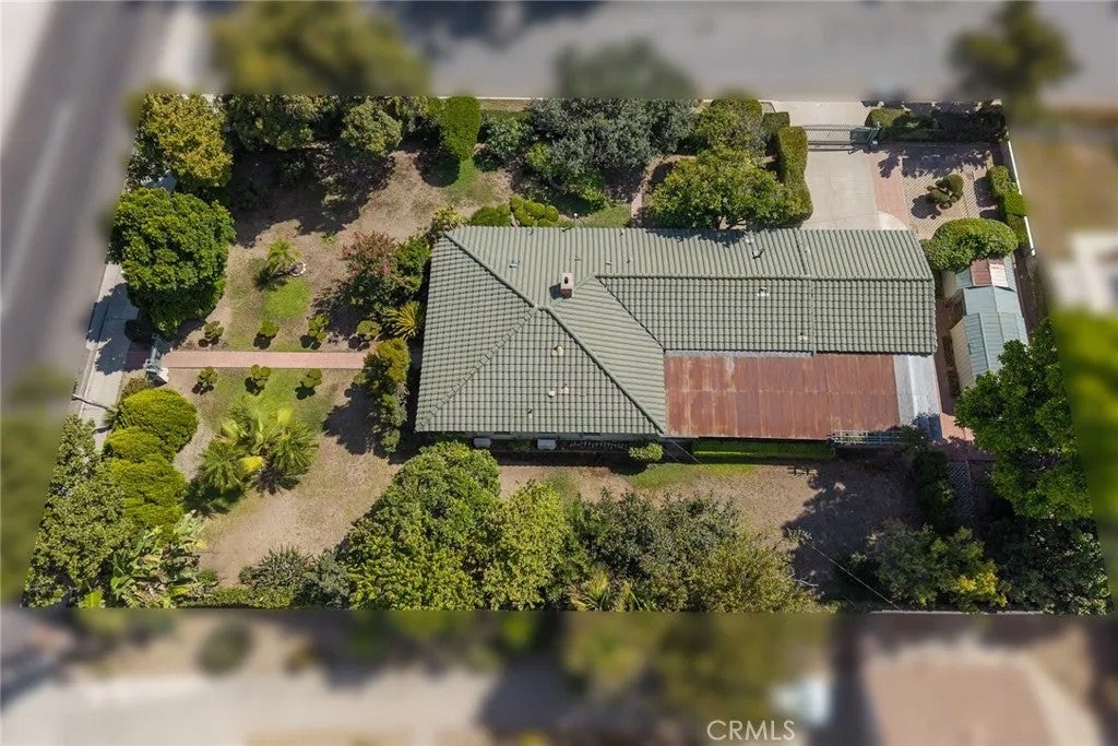 1425 S Santa Anita