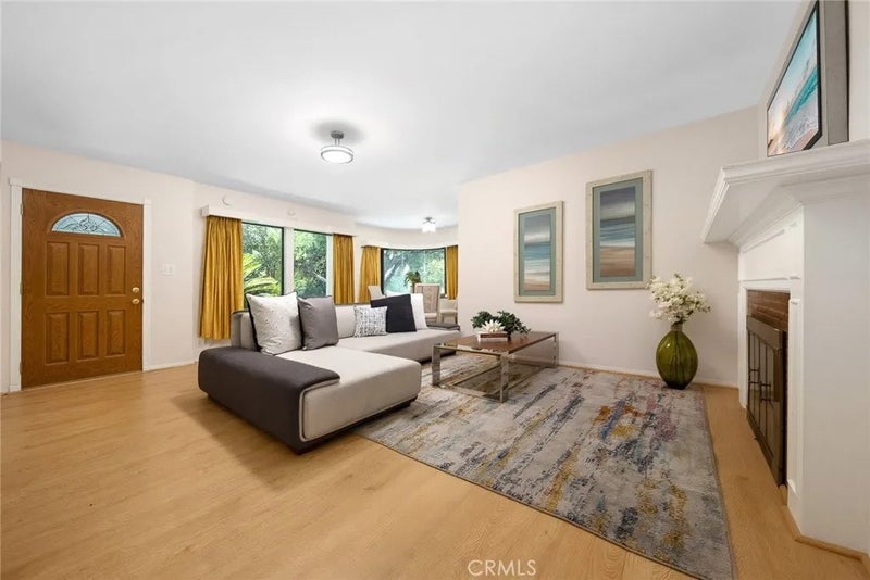 1425 S Santa Anita