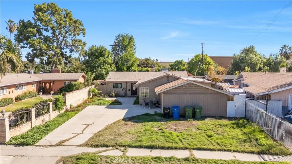 Photo of 11200 Amestoy, Granada Hills, CA 91344 (MLS # GD25267817)