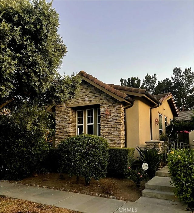 6 Saintsbury, Irvine