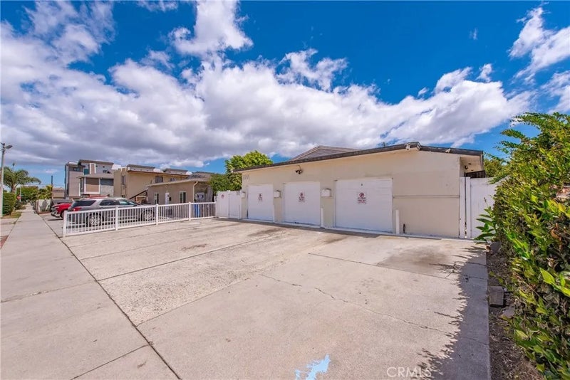 1630 W 206th