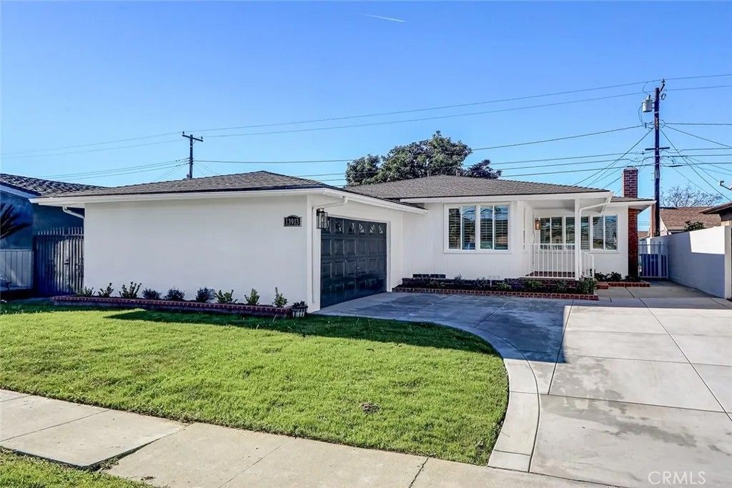 Photo of 13913 Spinning Ave, Gardena, CA 90249 (MLS # SB25274757)