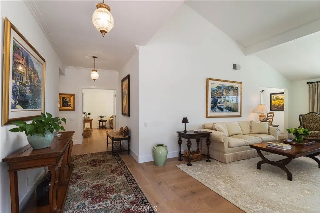2 Shoal Drive