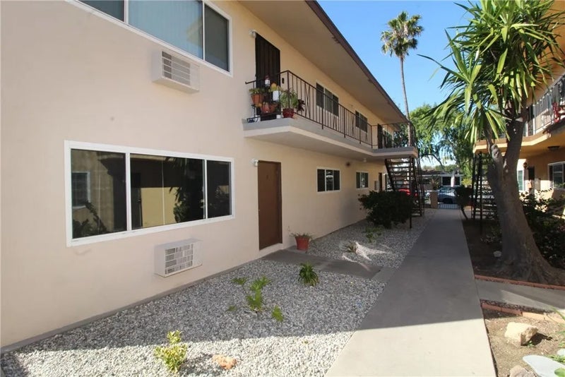 1010 E 32nd