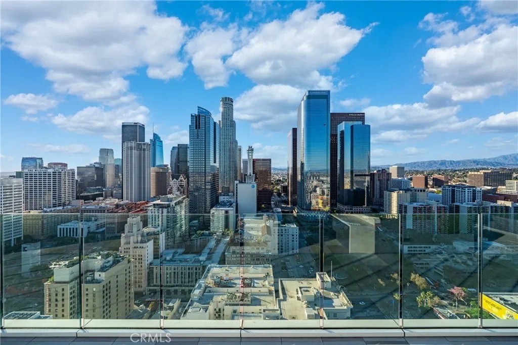 400 South Broadway South 907
