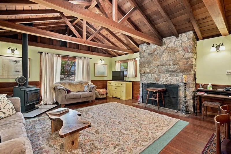 15590 Mesa