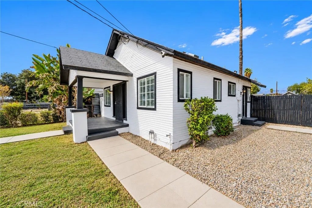 1376 Birch St.