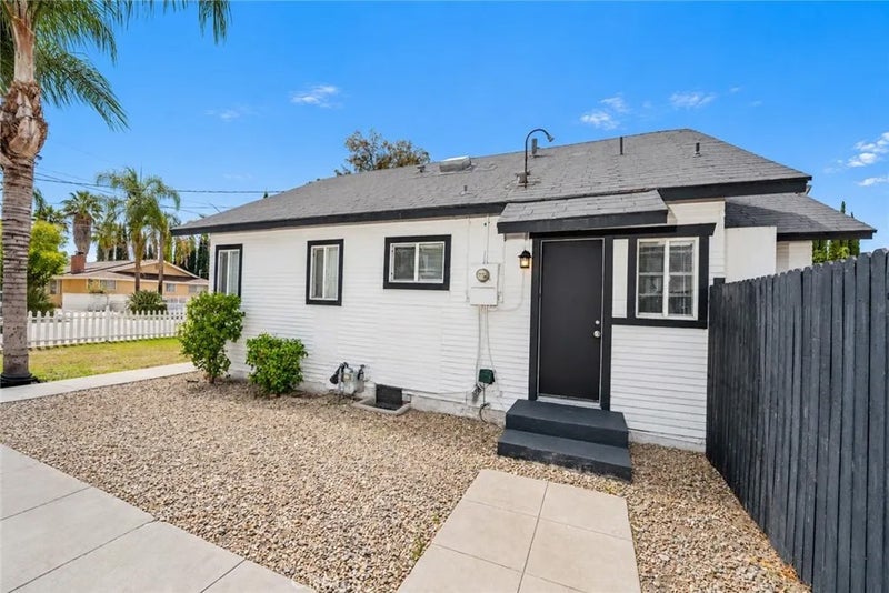 1376 Birch St.