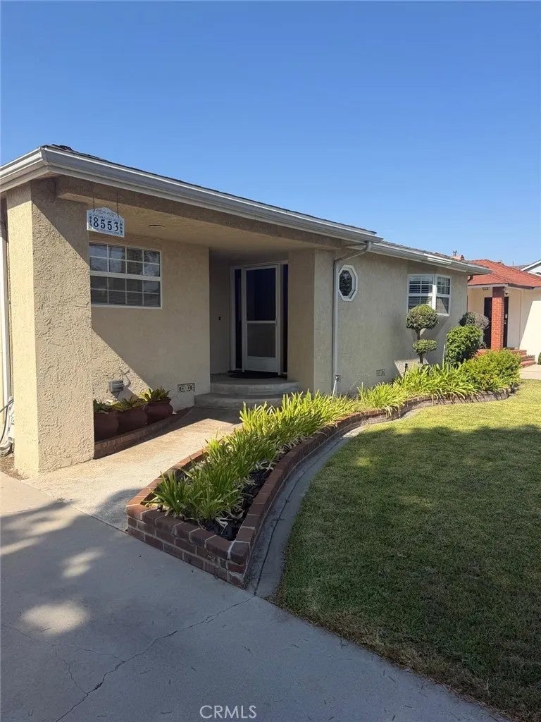 8553 Lowman