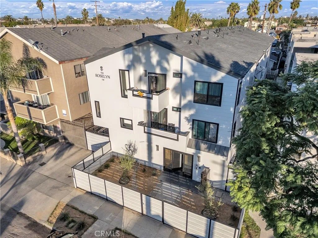 Photo of 736 Rose Ave, Long Beach, CA 90813 (MLS # PW26007104)