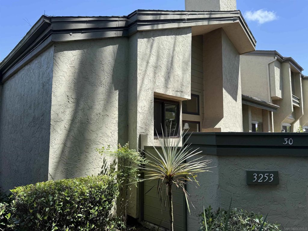 Photo of 3253 Caminito eastbluff #30, San Diego, CA 92037 (MLS # 260009990)