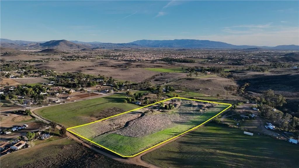 Photo of 1 Aduddell, Menifee, CA 92584 (MLS # SW25270998)
