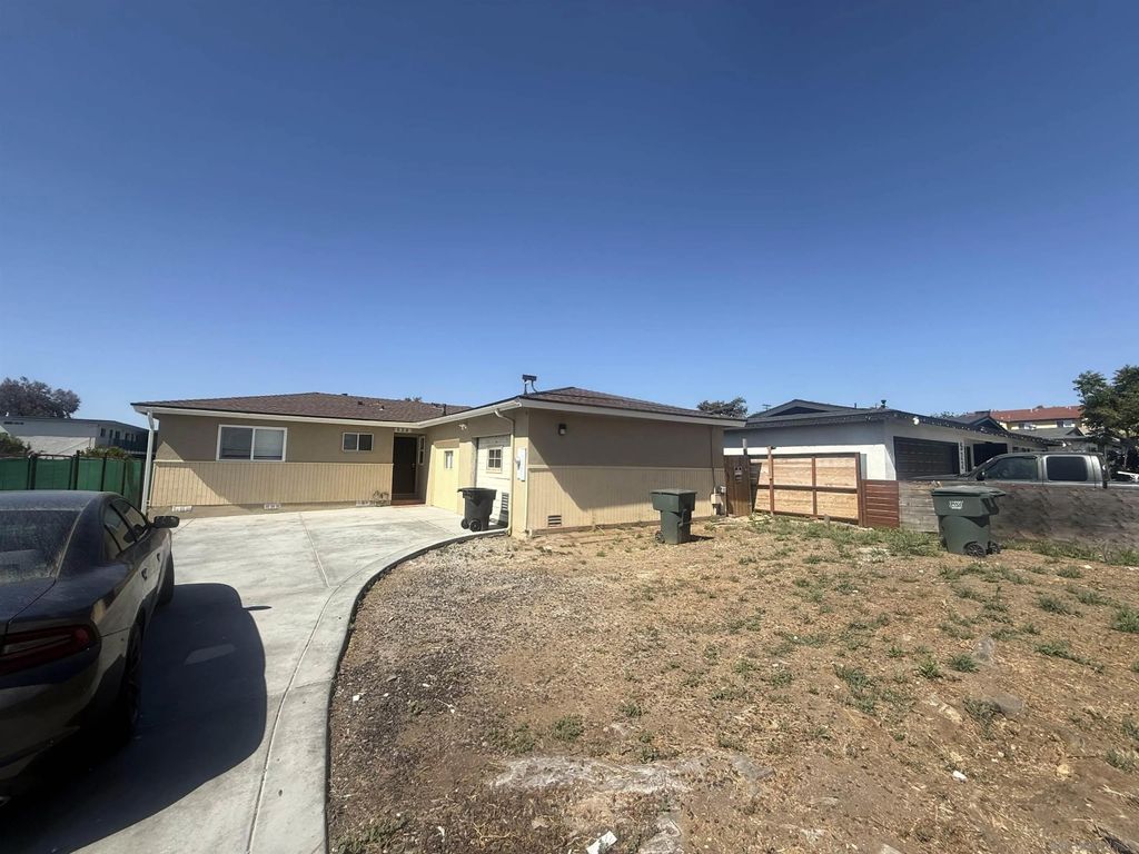 Photo of 528 Palomar Street, Chula Vista, CA 91911 (MLS # 260009107)