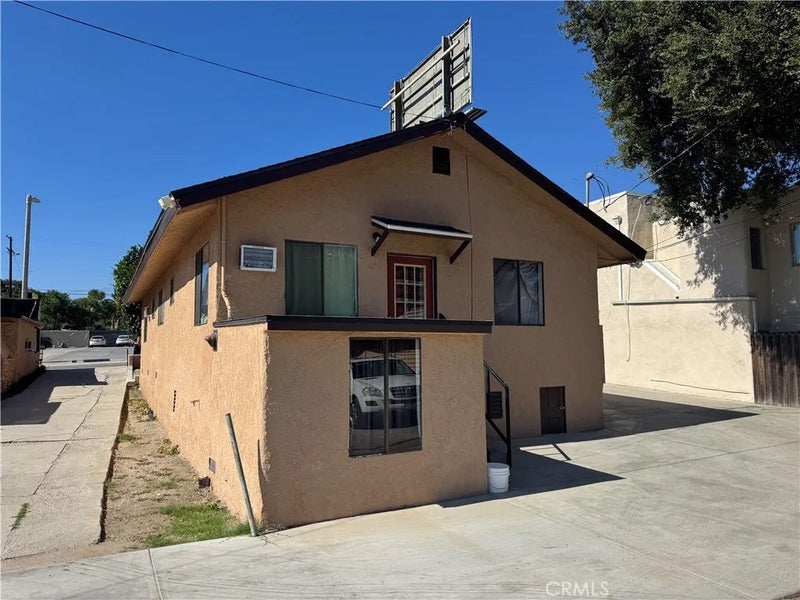 6938-6940 Foothill Boulevard