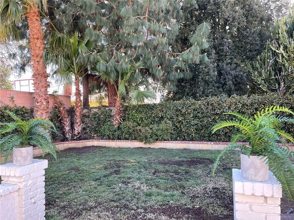 Photo of 7359 Amestoy AVE, Van Nuys, CA 91406 (MLS # SR26100212)