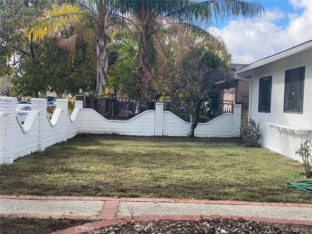 Photo of 7359 Amestoy AVE, Van Nuys, CA 91406 (MLS # SR26100212)
