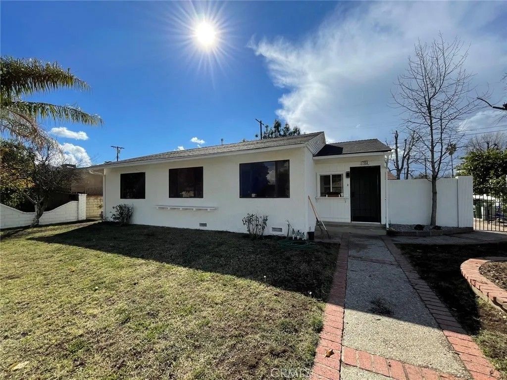 Photo of 7359 Amestoy AVE, Van Nuys, CA 91406 (MLS # SR26100212)