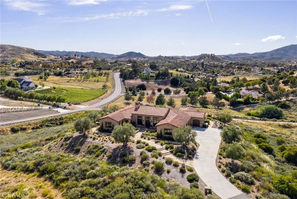 Photo of 38550 King Ct, Murrieta, CA 92562 (MLS # SW26078550)