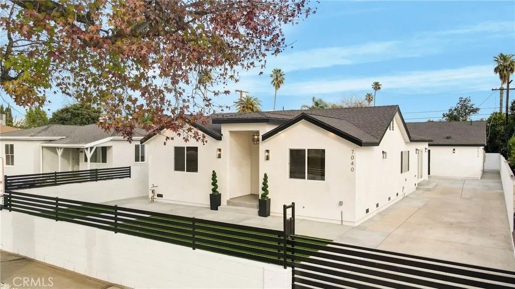 Photo of 7040 Tyrone Avenue, Van Nuys, CA 91405 (MLS # BB26023385)