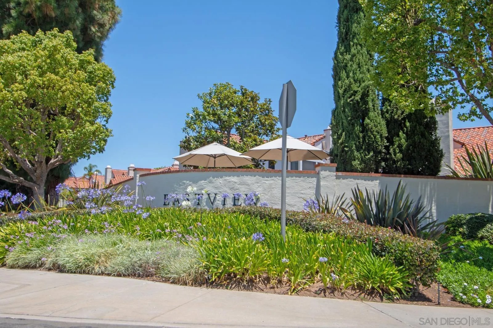 17605 Rienzi Place