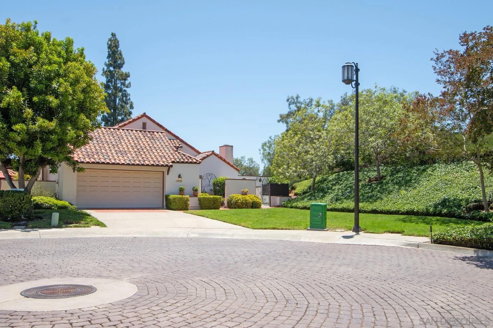 17605 Rienzi Place