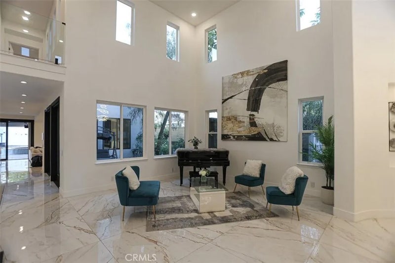 6525 Fremont