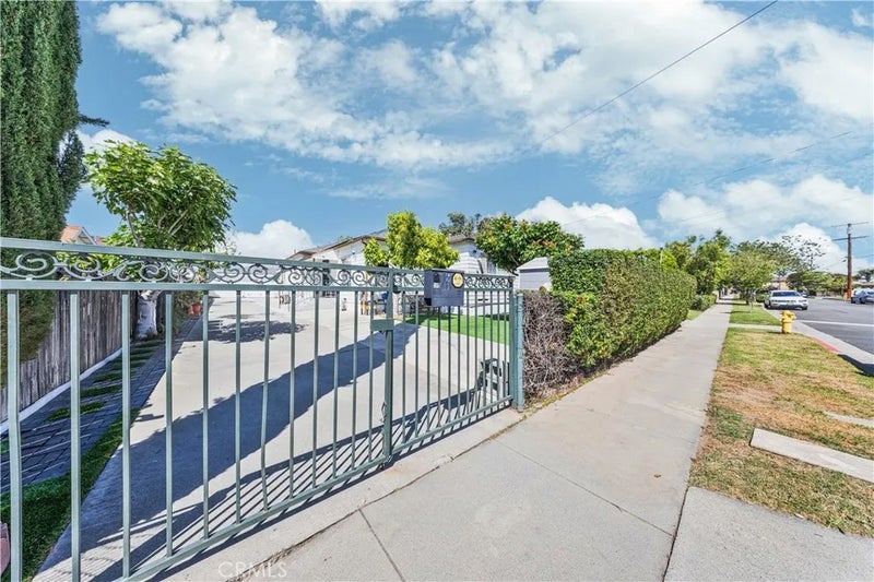 159 W Glendon Way