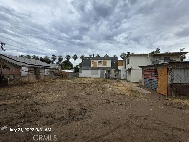 5166 E Tulare Street