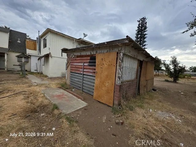 5166 E Tulare Street