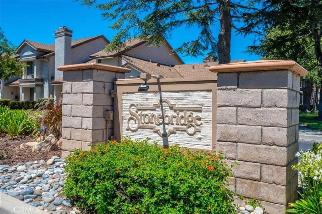 1210 Cobblestone Lane