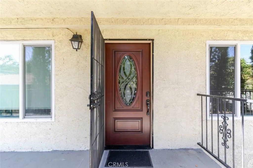 Photo of 909 E Garfield Ave #3, Glendale, CA 91205 (MLS # GD25280177)