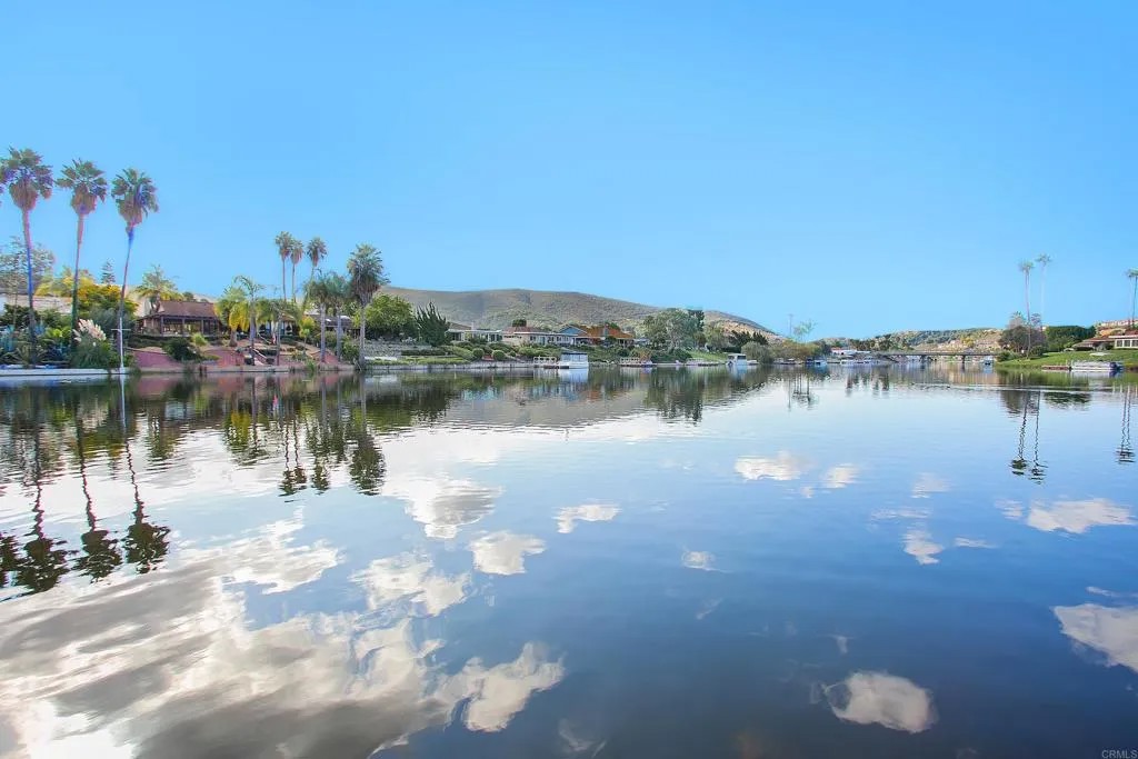 1554 Via Brisa Del Lago